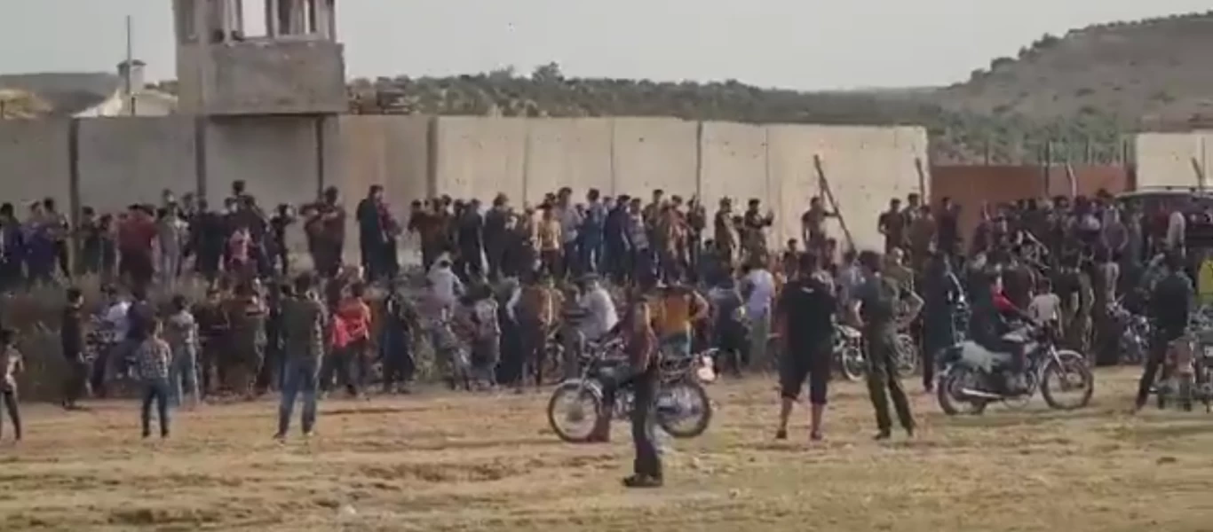 Επιθέσεις Σύρων πολιτών σε τουρκικά οχυρά στην Συρία (βίντεο)